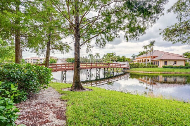 Building Photo - 15430 Bellamar Cir