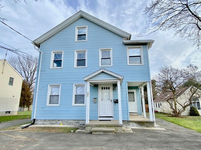 Primary Photo - 446 Huntington Rd