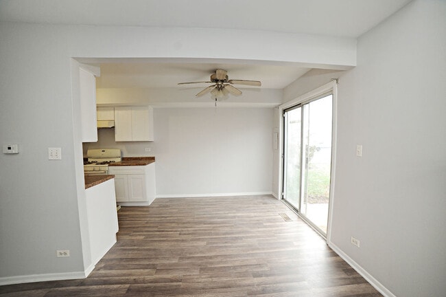 Building Photo - 208 Ivy Ct