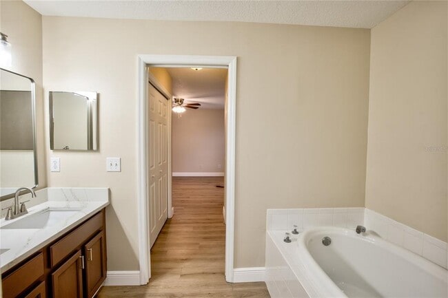 Building Photo - 6133 Lanshire Dr