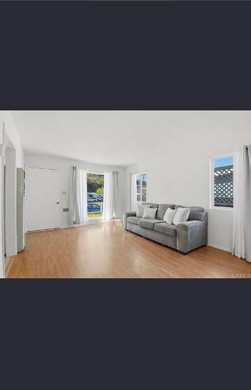 Building Photo - 5566 Streamview Dr