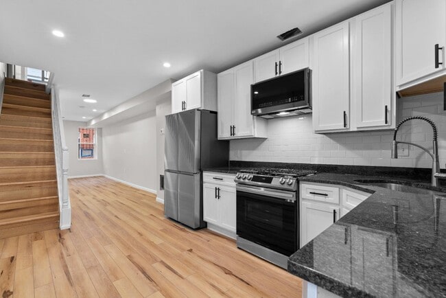 Building Photo - 15 N Bradford St