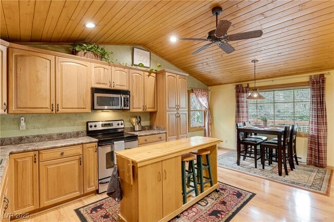 Building Photo - 3935 White Fir Way