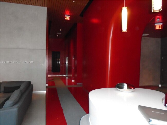 Building Photo - 1100 S Miami Ave