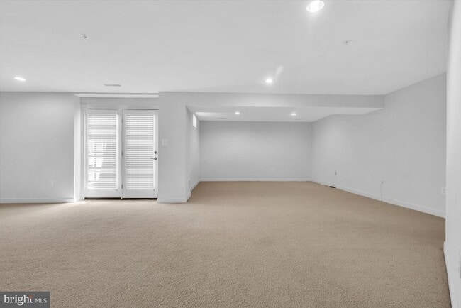 Building Photo - 4415 Medallion Dr
