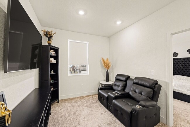 Building Photo - Newer Home Available in Tracy Hills