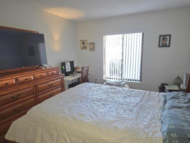 Building Photo - 1281 Pine Ridge Cir E