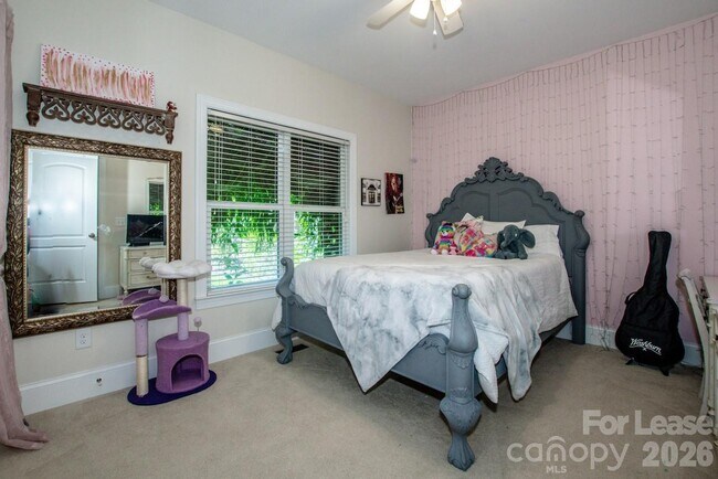 Building Photo - 111 River Birch Cir