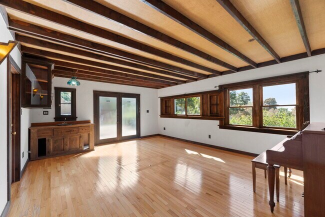 Building Photo - 1409 Avon Park Ter