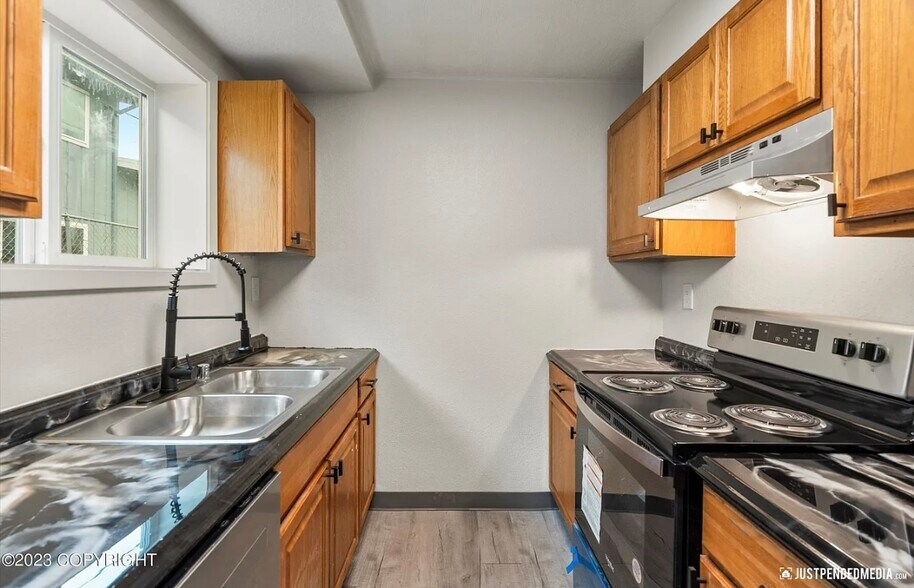 Building Photo - 1117 Karluk St