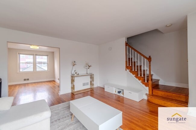 Building Photo - 8666 Oak Rd