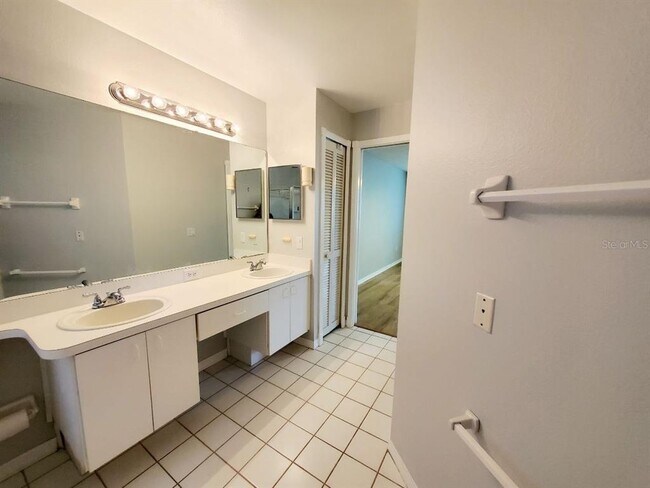 Building Photo - 2331 Rothenfeld Ct