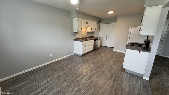 Building Photo - 229 Brunswick Dr