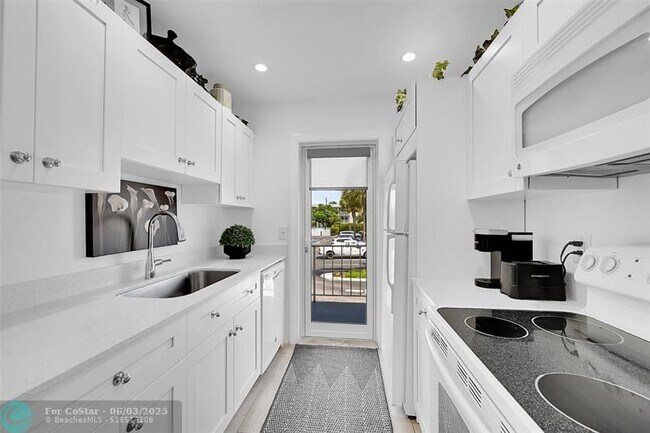 Building Photo - 1461 S Ocean Blvd