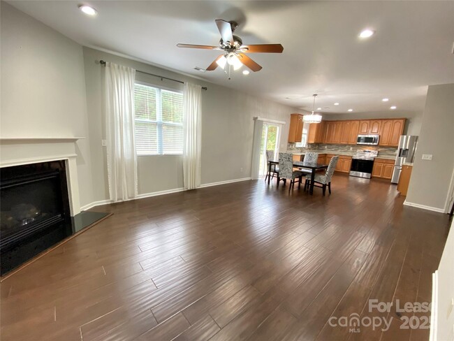 Building Photo - 7306 Lamplighter Close Dr