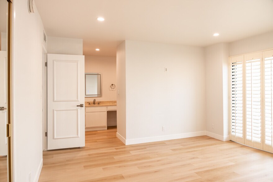 Building Photo - 8115 Redlands St