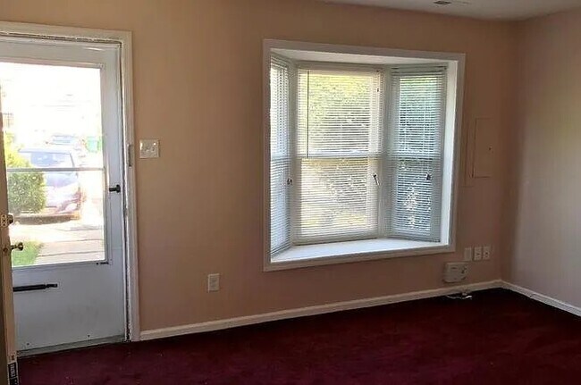 Building Photo - 406 Strathaven Ct