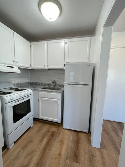 Building Photo - 19 Main St