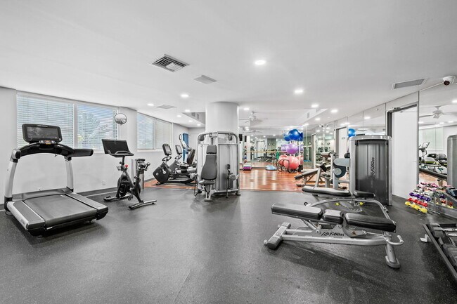 Building Photo - 3200 N Ocean Blvd