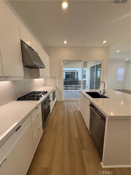 Building Photo - 436 Loon