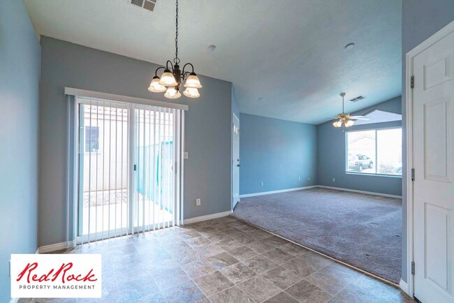 Building Photo - Dog Friendly - 3 Bedroom, 2 Bathroom Prope...