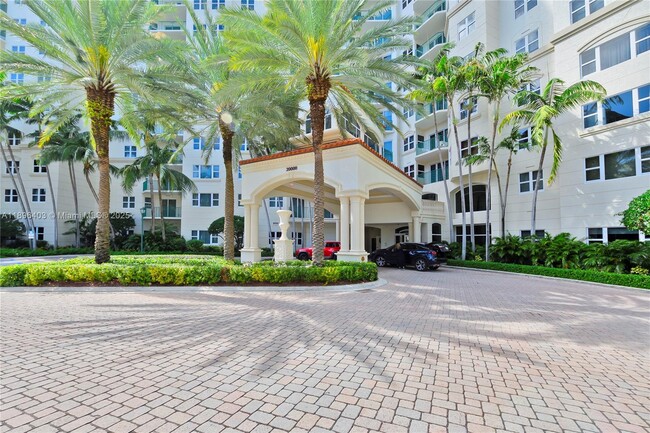 Building Photo - 20000 E Country Club Dr