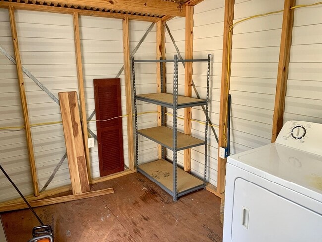 Building Photo - 2BR/1BA home available for rent on beautifully wooded lot in Vernon!