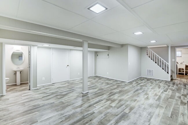 Building Photo - 3 Bed 2.5 Bathroom - Chevy Chase Rancher -...