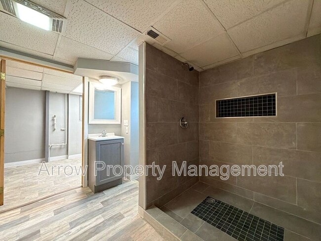 Building Photo - 5318 Stockwell St