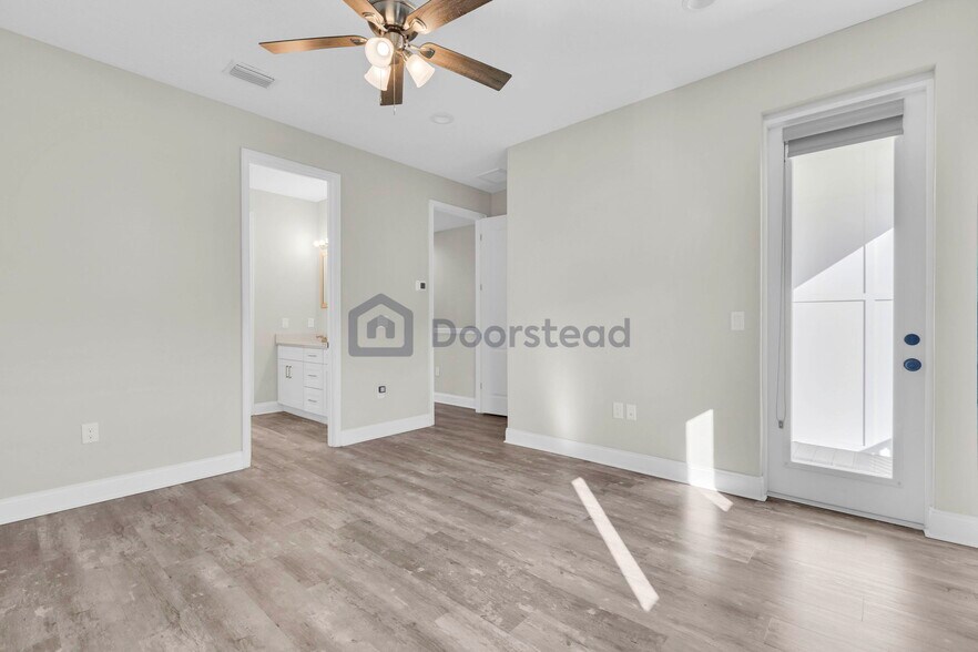 Building Photo - 4114 N Nebraska Ave