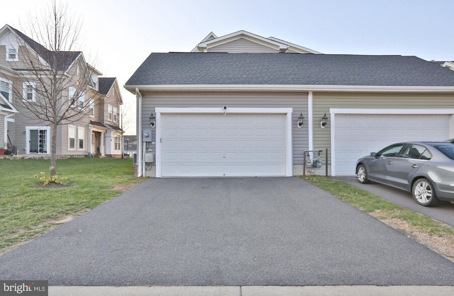 Building Photo - 21112 Sugarview Dr