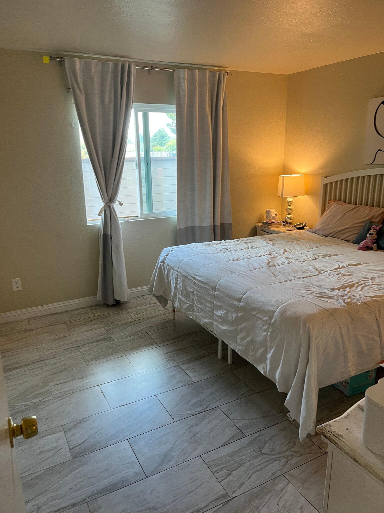 Building Photo - 2600 W Porter Ave