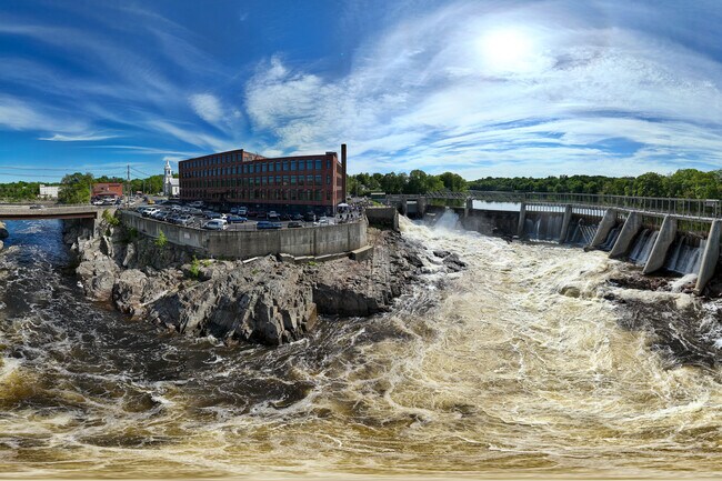Building Photo - Spinning Mill