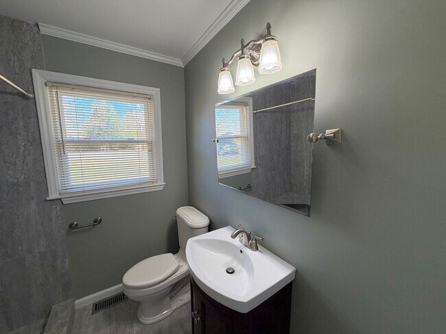 Building Photo - Statesville - HWY 21 - 3 BD/ 1 BA