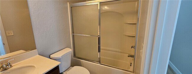 Building Photo - 395 Kensington Palace Ave