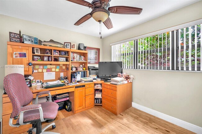 Building Photo - 2311 S Cypress Bend Dr