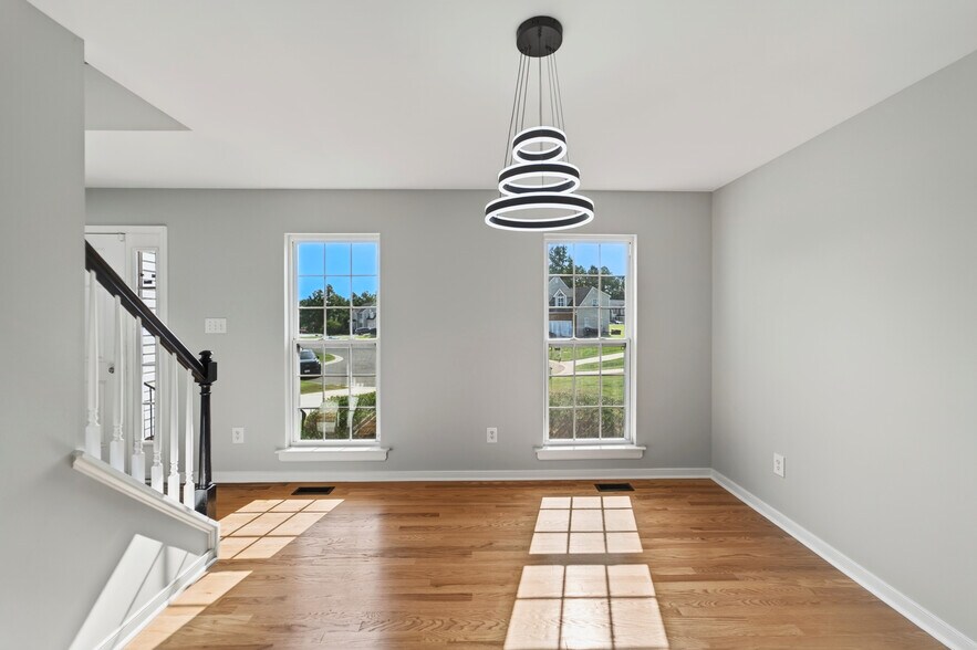 Building Photo - 5806 Garden Ridge Rd