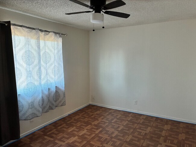 Building Photo - 4533 Greenholme Dr