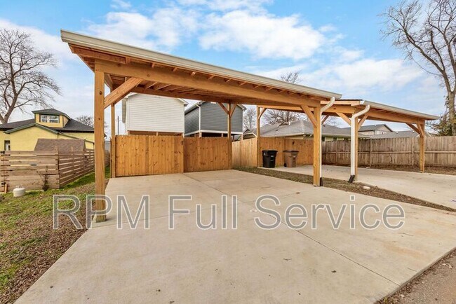 Building Photo - 1715B Heiman Street