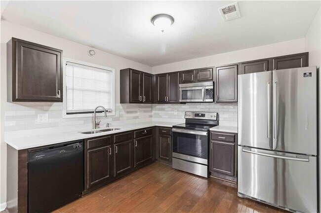 Building Photo - 442 Booth Cir SW