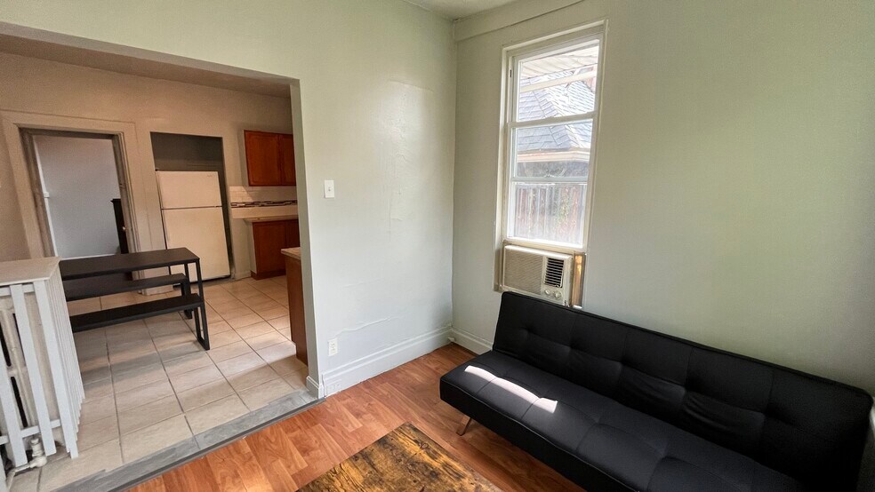 Building Photo - 5847 Nicholson St