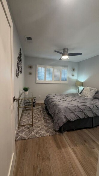 Building Photo - 2801 N Los Felices Rd