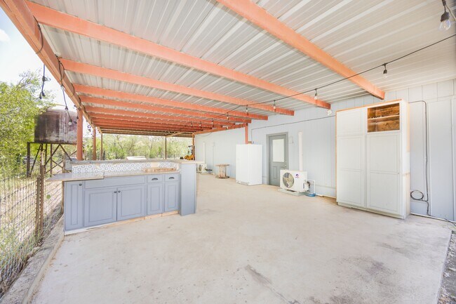 Building Photo - 499 Co Rd 342