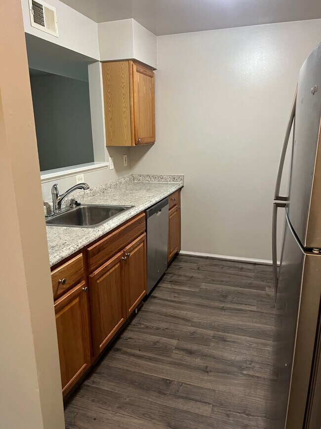 Building Photo - 13900 Farnsworth Ln