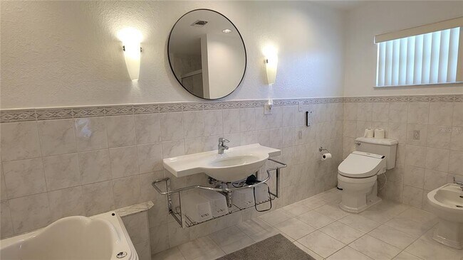 Building Photo - 3631 Avenida Madera