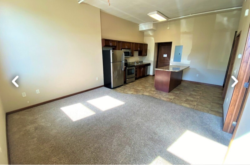 Building Photo - 214 S Kline St