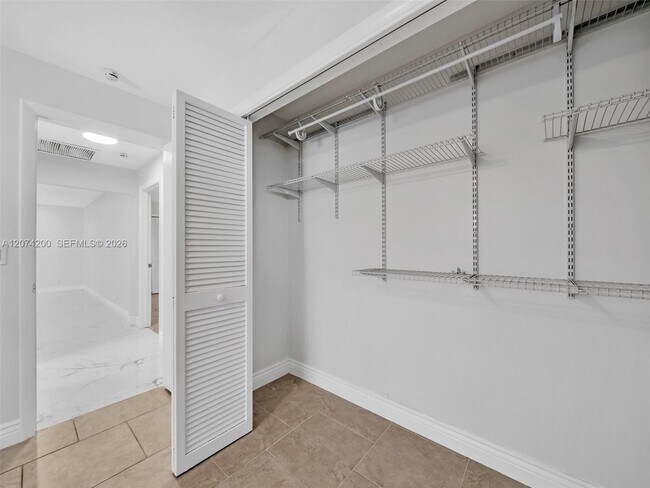 Building Photo - 10251 NW 39th Ct