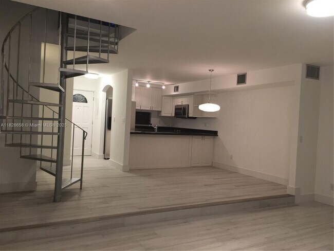 Building Photo - 2180 Brickell Ave