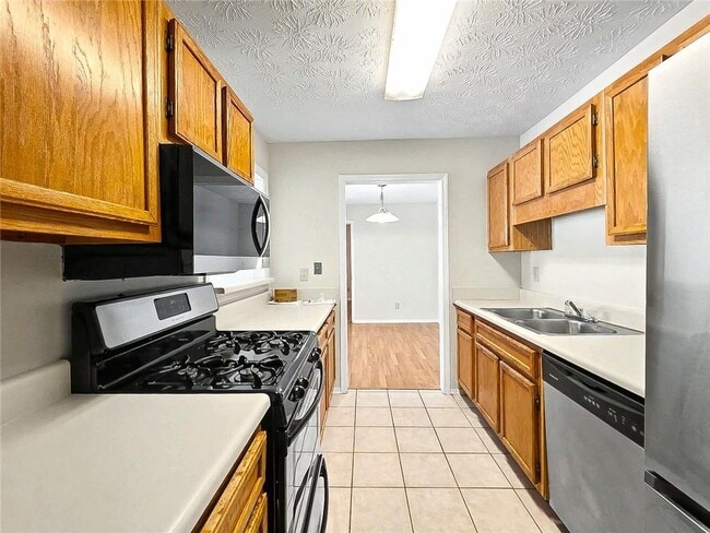 Building Photo - 1702 Country Park Dr