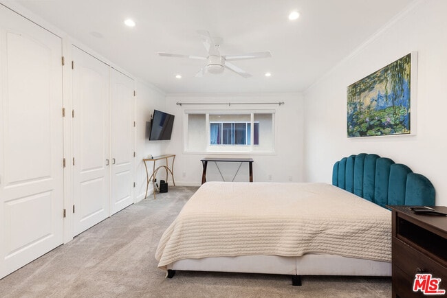 Building Photo - 6708 Hillpark Dr